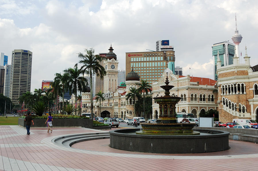 Дворец Султан Абдул Самад на площади Независимости. Правительственное здание, построенное англичанами в 1894 году. Названо в честь султана провинции Селангор Куала-Лумпур, Малайзия
