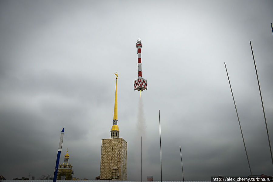 ...и огонек горит в башне у маячка Санкт-Петербург, Россия
