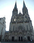Кафедральный Собор св. Вацлава. Высота южной башни собора 100,65 метра. Это вторая по высоте церковная башня в Чехии, после башни кафедрального собора св. Вита в Праге.