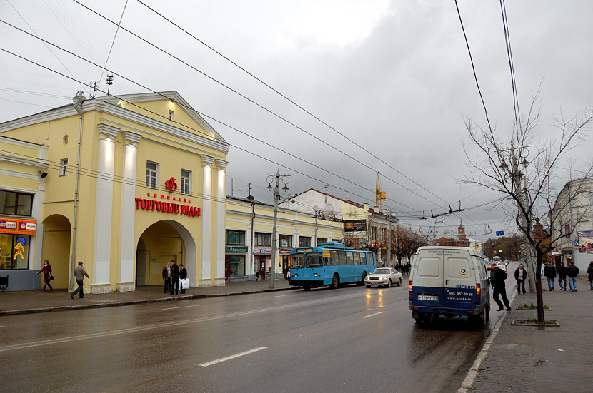 От Золотых ворот начинается улица Большая Московская — самая древняя улица города, на которой находится большинство достопримечательностей Владимира Владимир, Россия