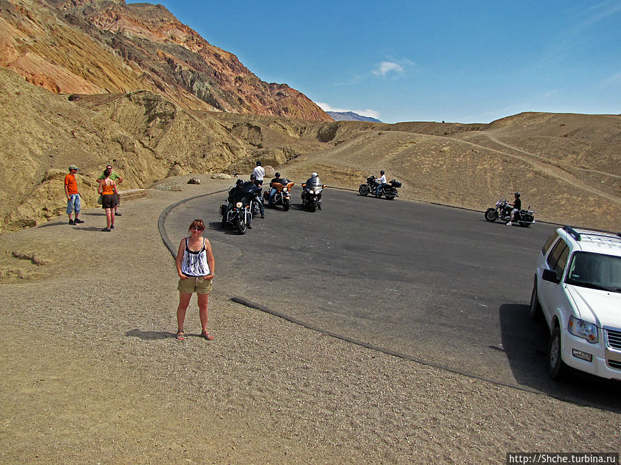 Они здесь задержались не на долго, видимо ходить по жаре в такой аммуниции еще сложнее, чем ездить