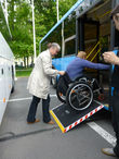 Наконец-то производители современных автобусов и троллейбусов озаботились проблемами инвалидов
