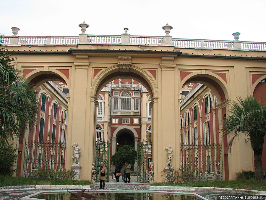 Королевский дворец. Вид с террасы Генуя, Италия