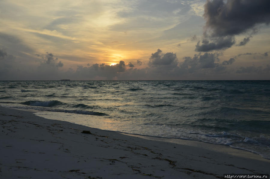 Мальдивы.. Когда заходит солнце... Мальдивские острова