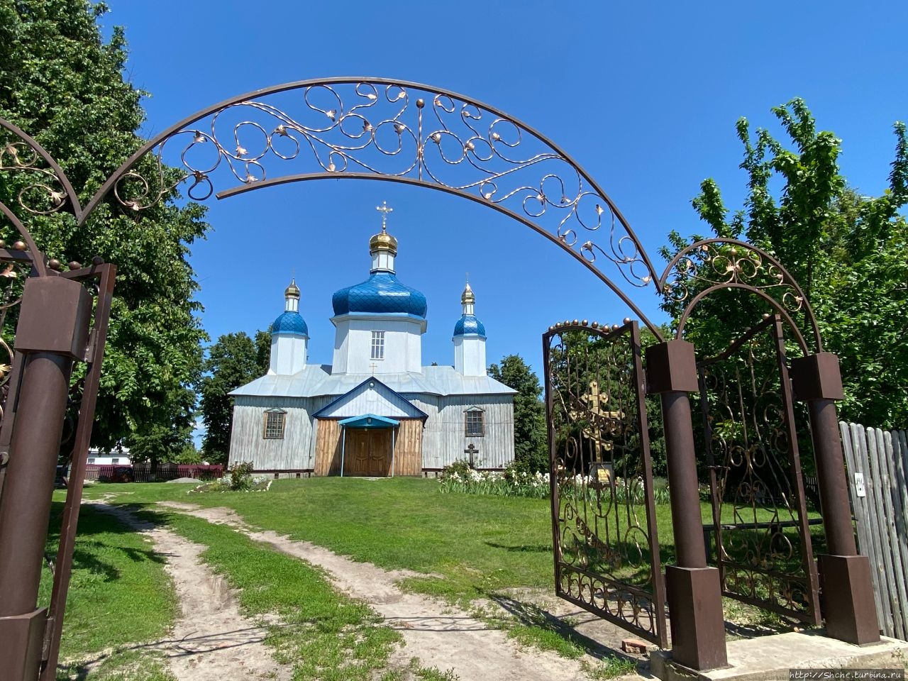 Воскресенская церковь Лебедин, Украина