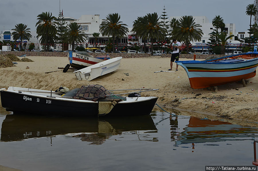 Там о заре прихлынут волны на брег песчаный Хаммамет, Тунис