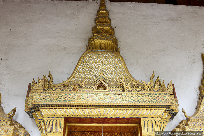 Орнамент над входной дверь Ват Па Кхэ. Фото из интернета Луанг-Прабанг, Лаос