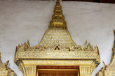Орнамент над входной дверь Ват Па Кхэ. Фото из интернета