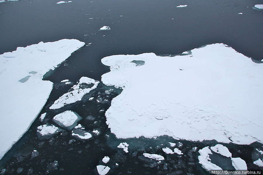 процесс создания облаков; облачный горбун на роликах пускает дымок...