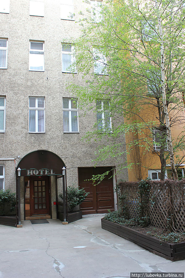 Адам Отель Берлин, Германия