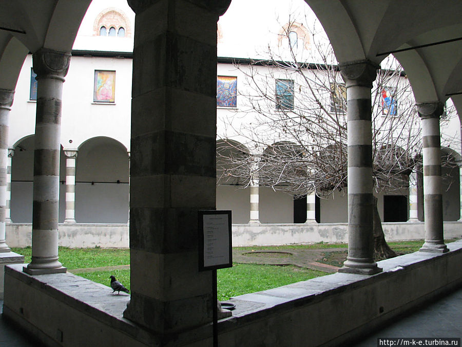 Клуатра музея Святого Августина Генуя, Италия