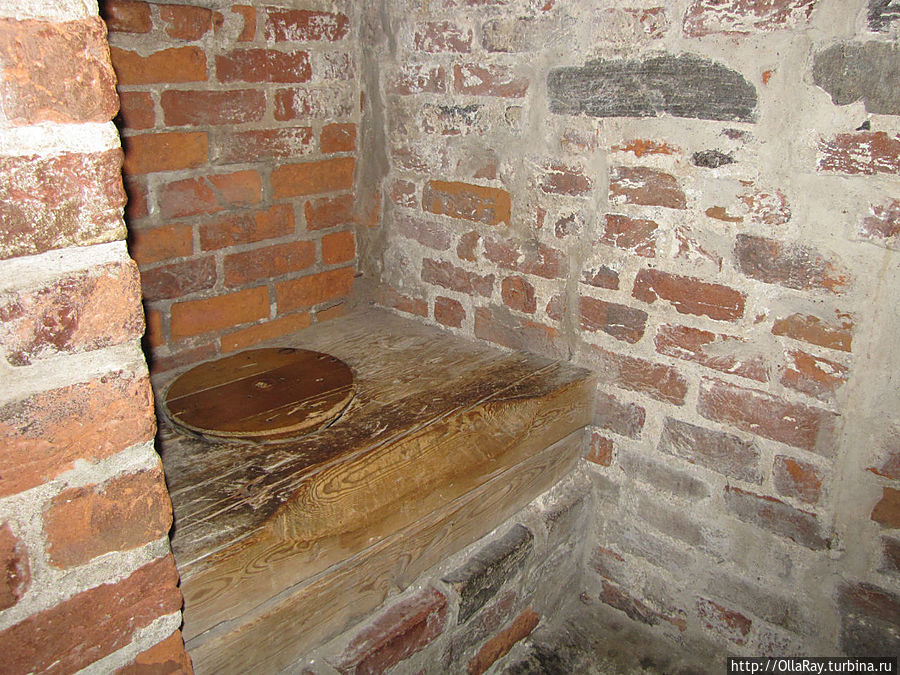 Средневековый туалет. Турку, Финляндия