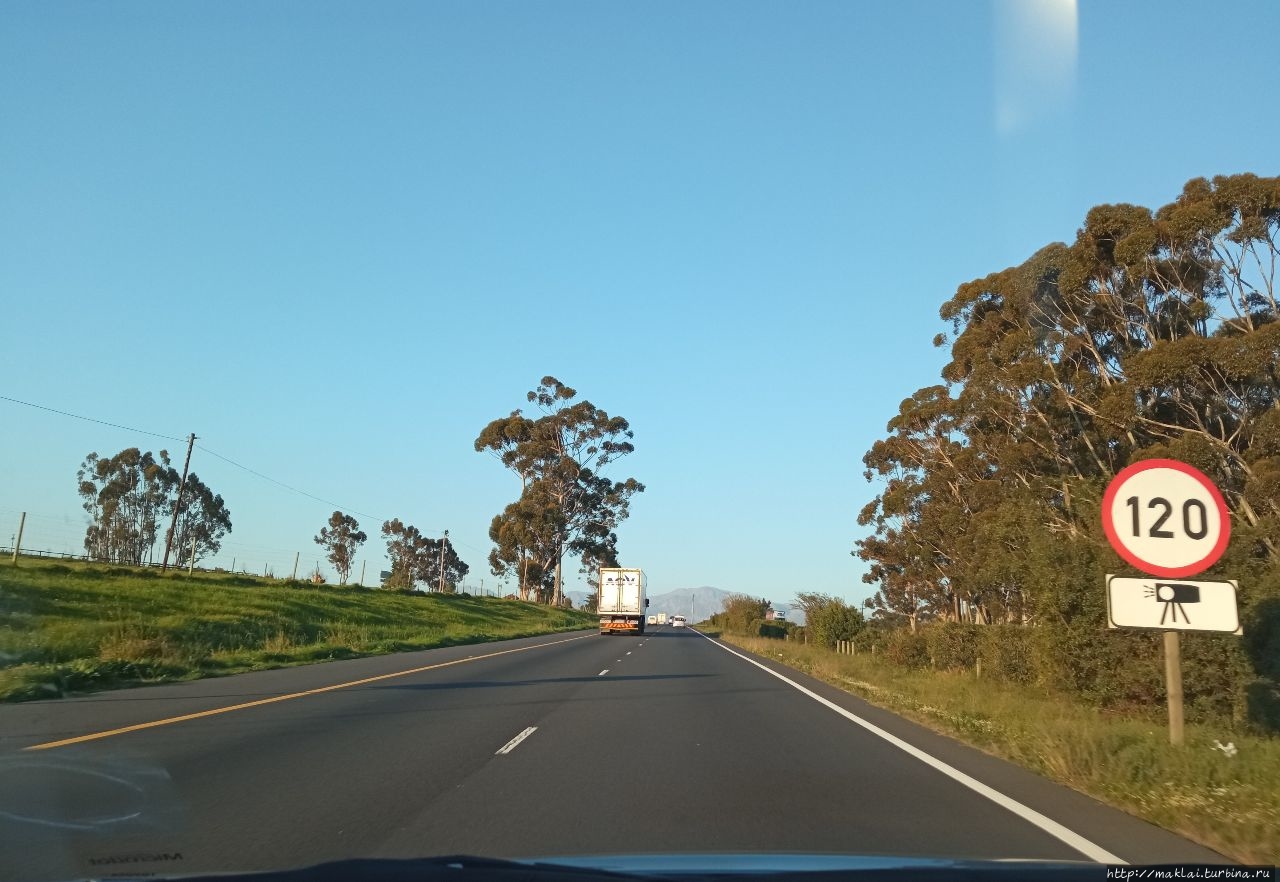 ЮАР. Поперёк на автомобиле Ньюкасл, ЮАР ЮАР. Поперёк на автомобиле Ньюкасл, ЮАР