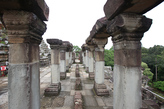 Храм Бапуон. Руины галереи. Фото из интернета
