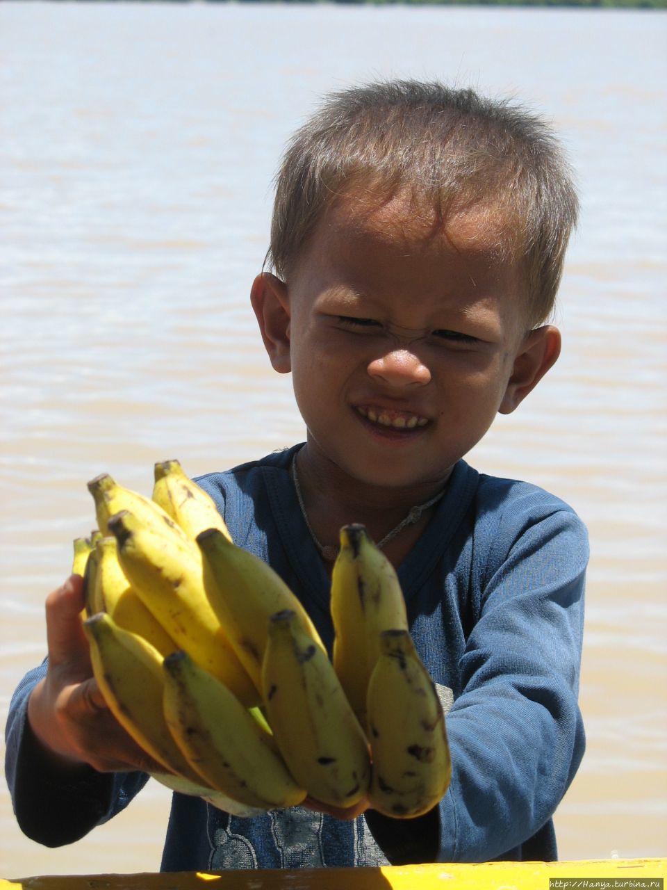Торговля на озере Тонле Сап Сиемреап, Камбоджа