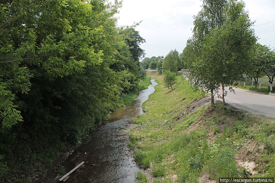 Вторая версия происхождения названия города менее романтична и состоит в том, что в древние времена перегонщики волов всегда останавливались в этом месте на привал. Здесь текла река, и волы пили из неё воду и отдыхали.
