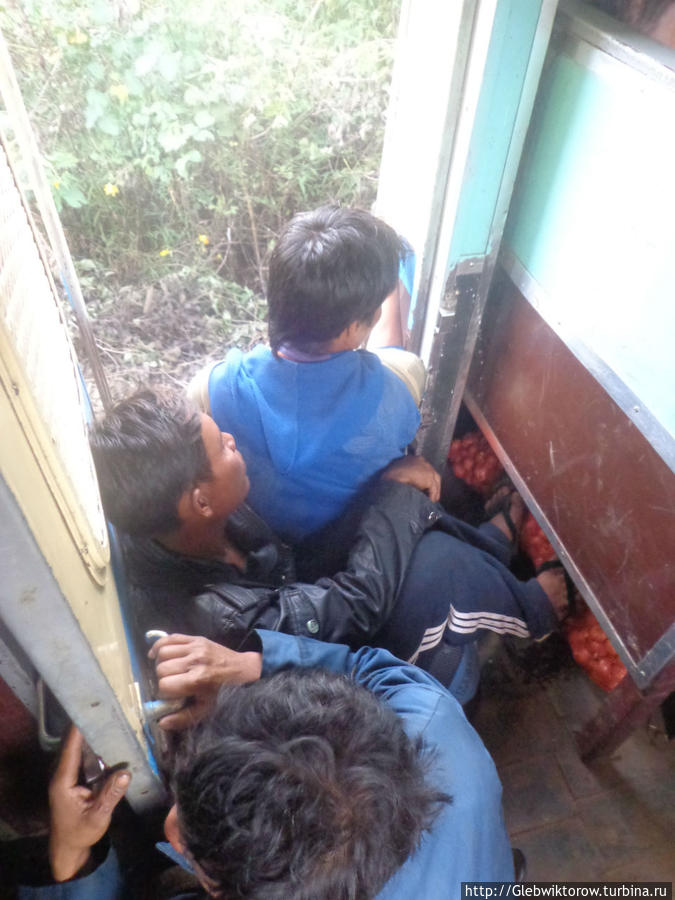 Поездка по железной дороге  в Хсипо: люди Сипо, Мьянма