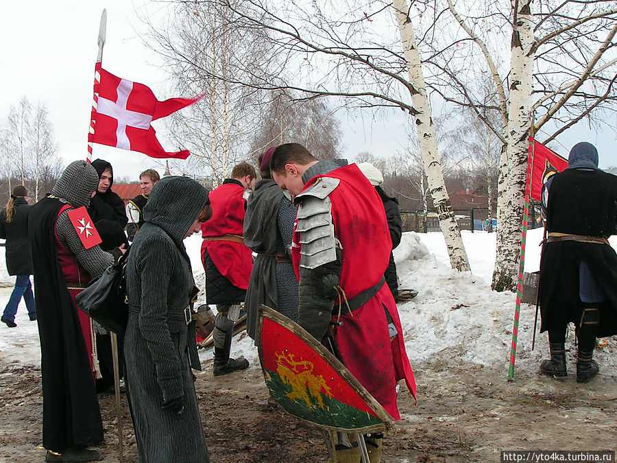 Ратоборцы перед показом боя в Суздале Суздаль, Россия