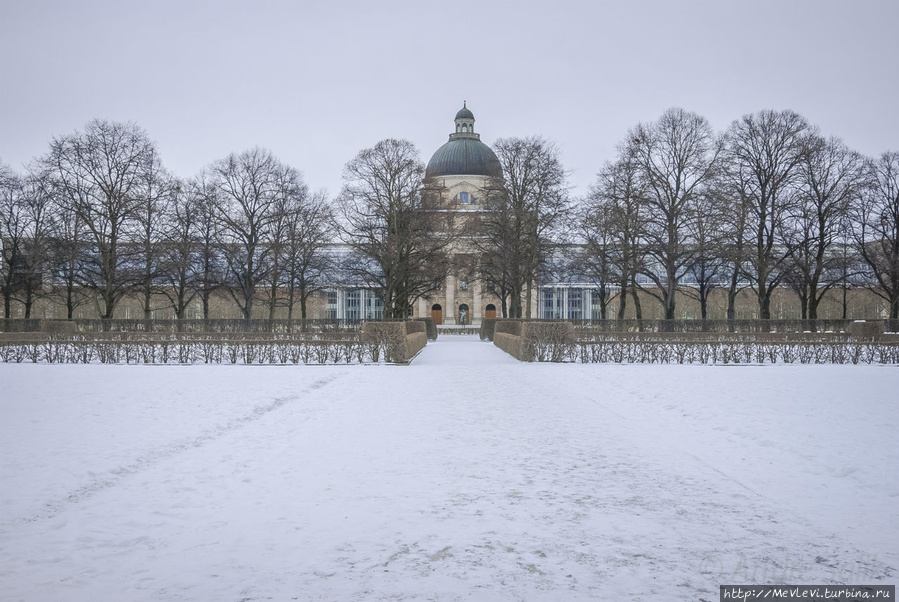 Парк в стиле барокко в центре Мюнхена Мюнхен, Германия