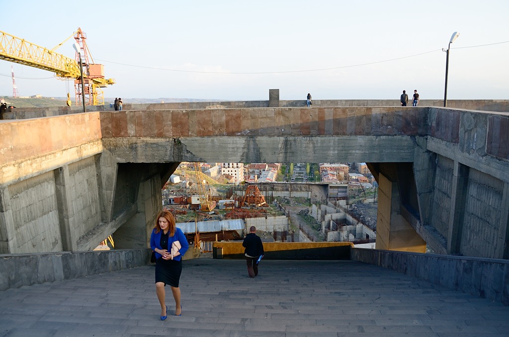 Ж Ереван, Армения