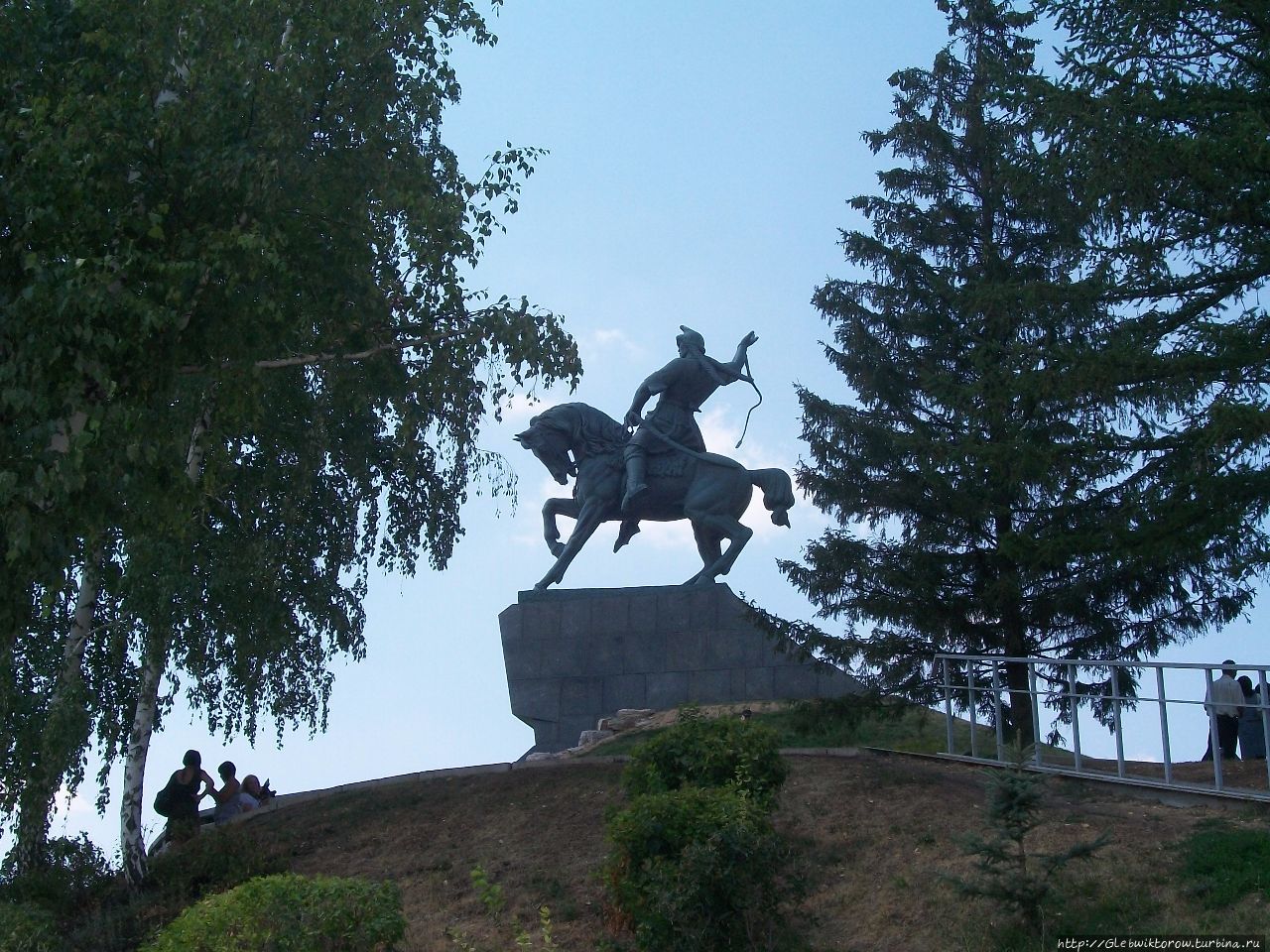 Прогулка около памятника Салавату Юлаеву
