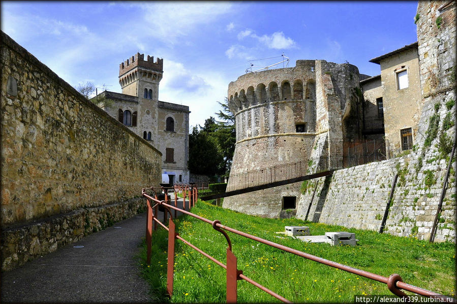 Колле-ди-Валь-д'Эльса – город хрусталя Тоскана, Италия