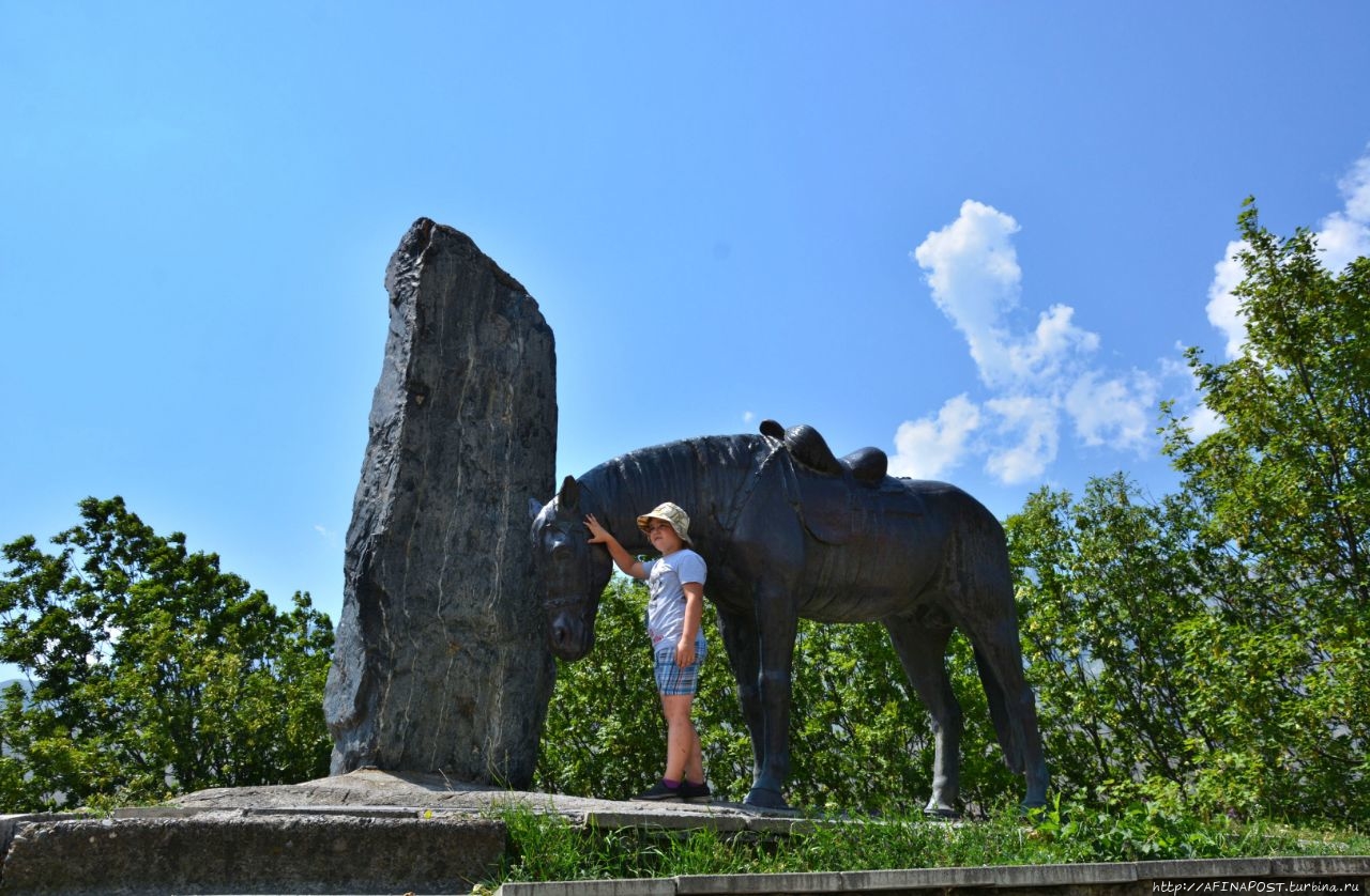 Памятник воинам-куртатинцам Верхний Фиагдон, Россия