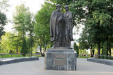 Памятник Петру и Февронии.