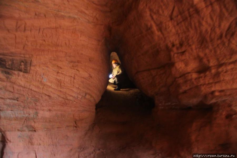 Пещера в Рождествено. Рождествено, Россия