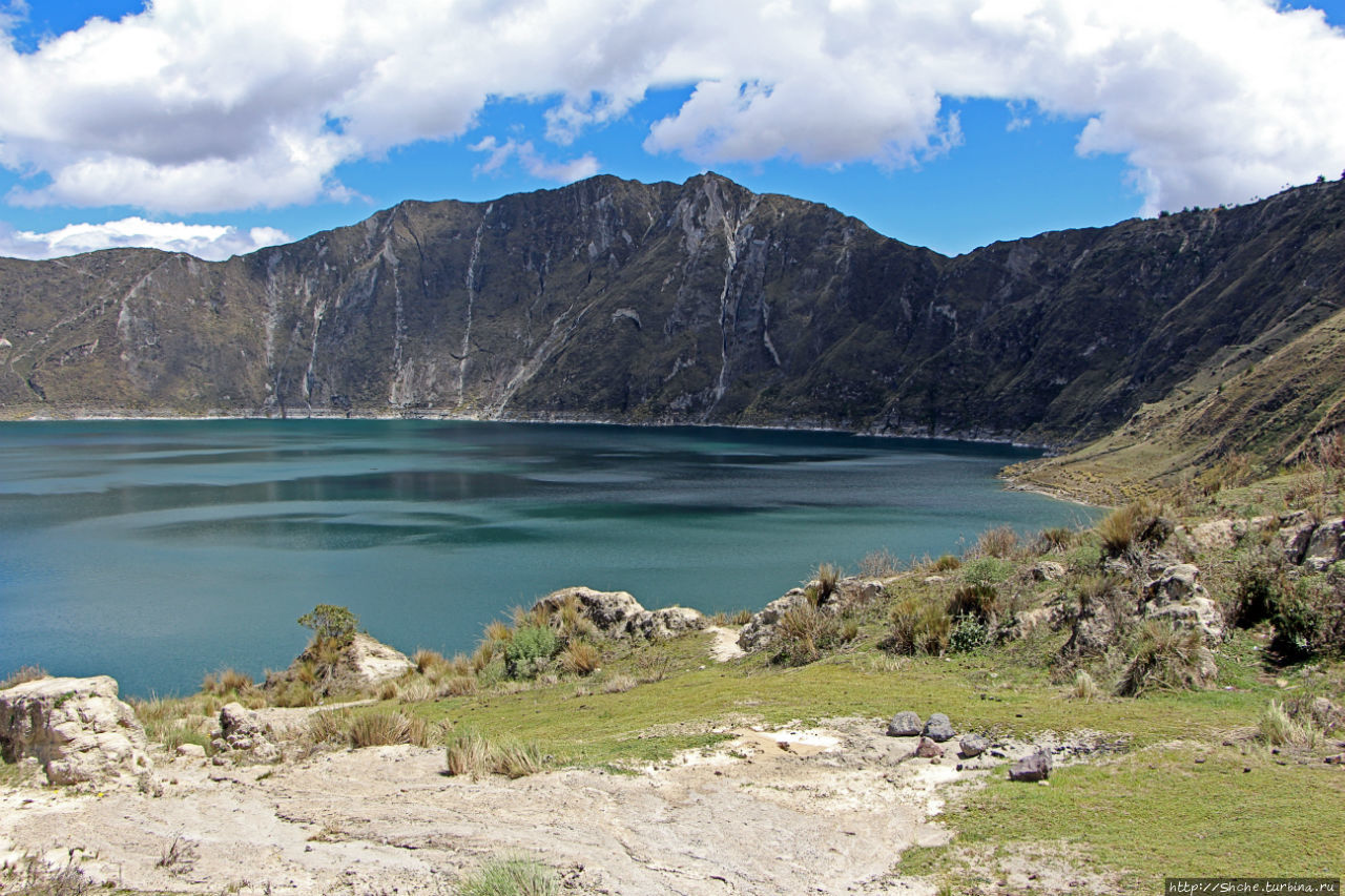 Эталонное озеро в кальдере вулкана Килотоа и легенда о любви Килотоа кратерное озеро, Эквадор