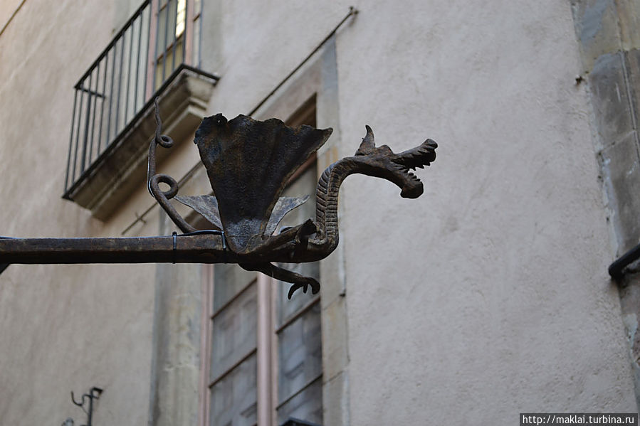 Барселона. От площади Короля  до Королевской площади Барселона, Испания