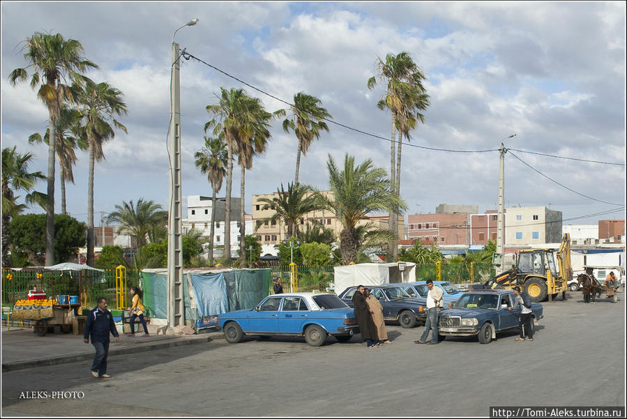 Прощаемся с Сафи и на проходящем в Касабланку автобусе (в этом проблема этих маленьких городков) направляемся в сторону Эль-Джадиды...
*