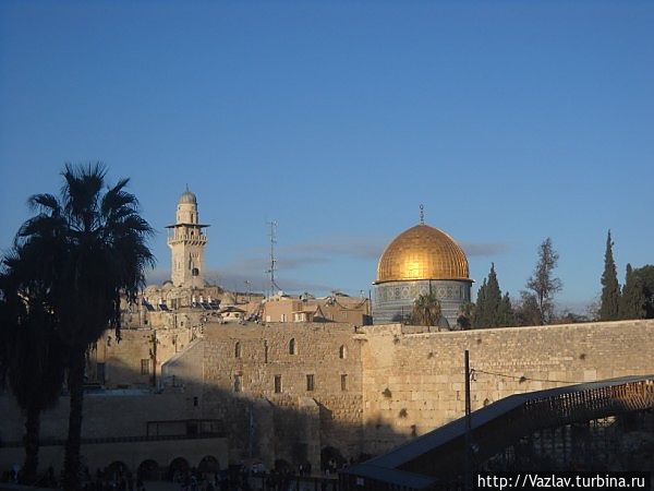А это не мечеть Аль-Акса, как считают многие, это мечеть Куббат ас-Сахра Иерусалим, Израиль