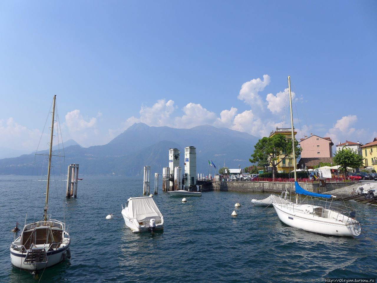 Чудесный городок на озере Комо Варенна, Италия