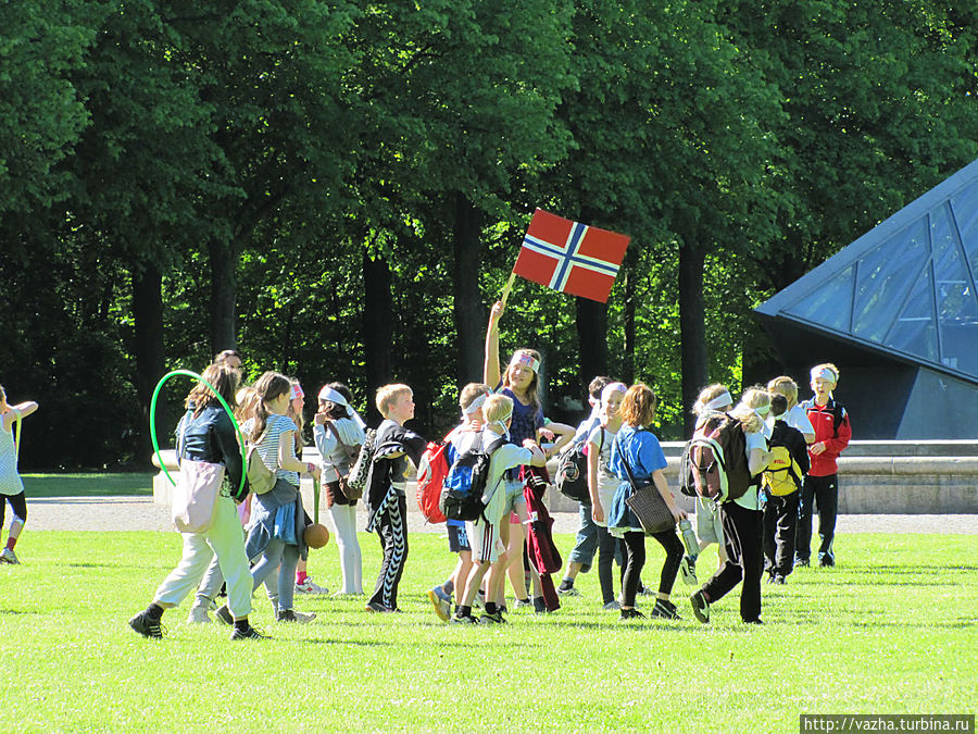 Детишки в парке Копенгаген, Дания