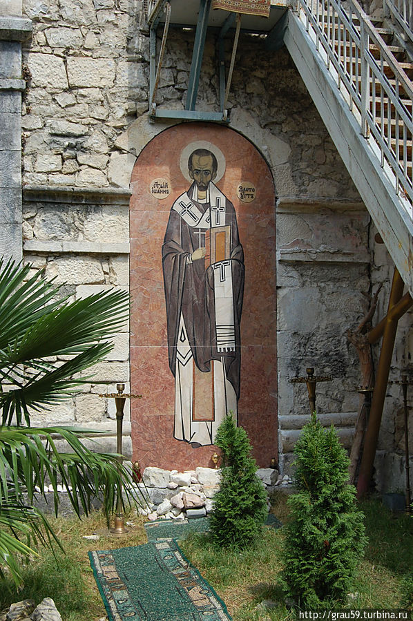 Храм святого Иоанна Златоуста Команы, Абхазия