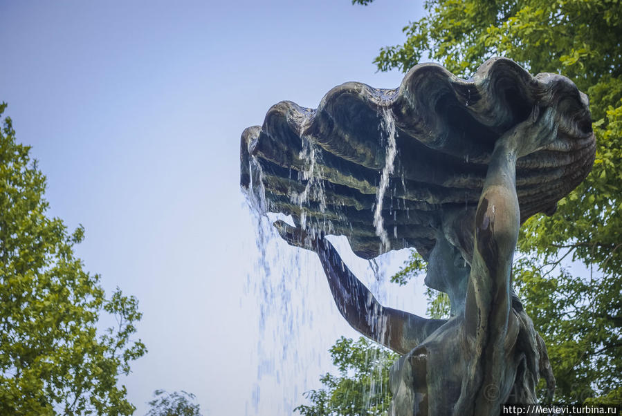 Фонтаны у Латвийской Оперы Рига, Латвия