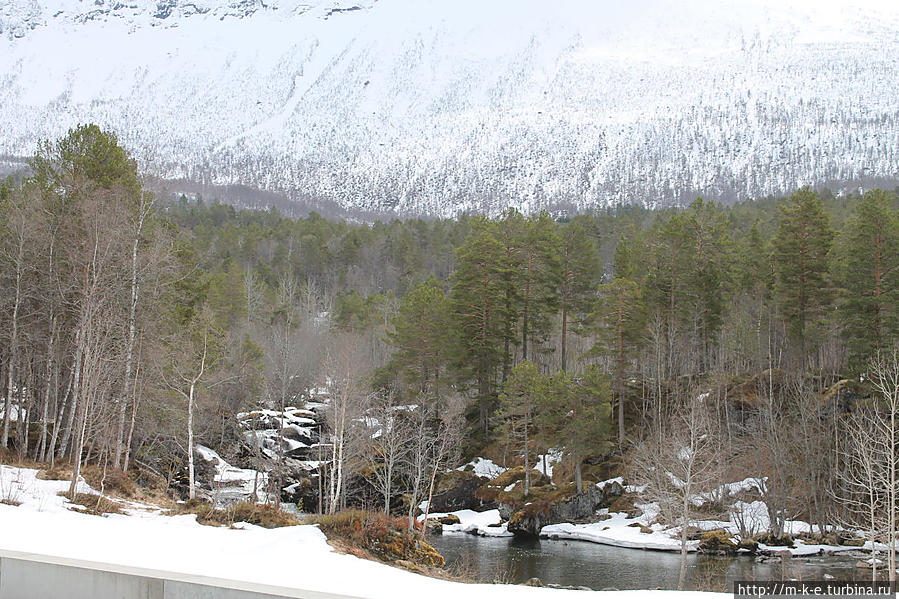 Небольшой каньон на трассе 63 перед дорогой Троллей Ондалснес, Норвегия