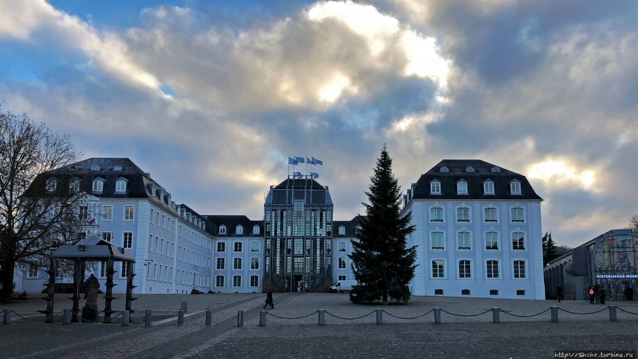 Замковая площадь Саарбрюккен, Германия