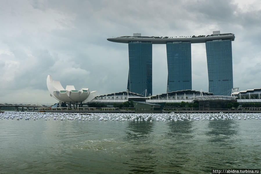 Здание отеля Marina Bay Sands Сингапур (город-государство)