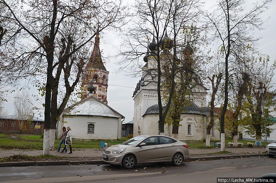 Лазаревская  церковь и Антипиевский храм 1745 года Суздаль, Россия