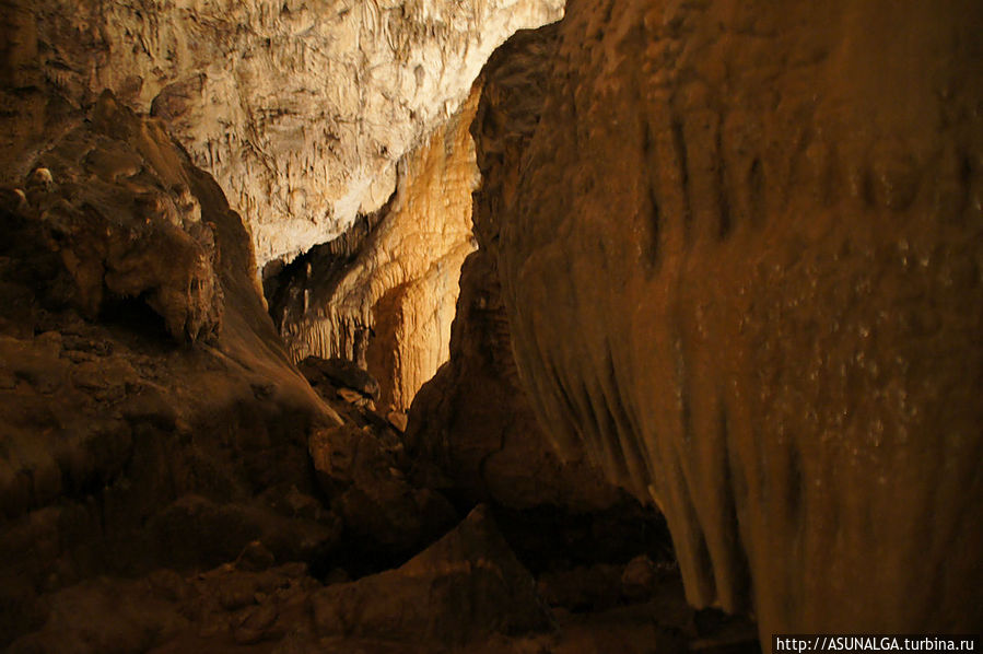 это не просто пещера, а целая система залов и коридоров Валпоркеро-де-Торио, Испания