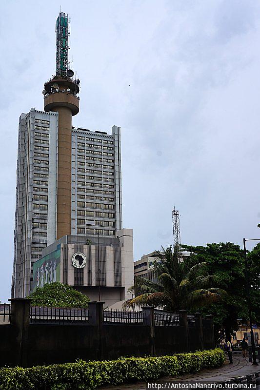 Здание нигерийской телекоммуникационной компании NITEL. Лагос, Нигерия