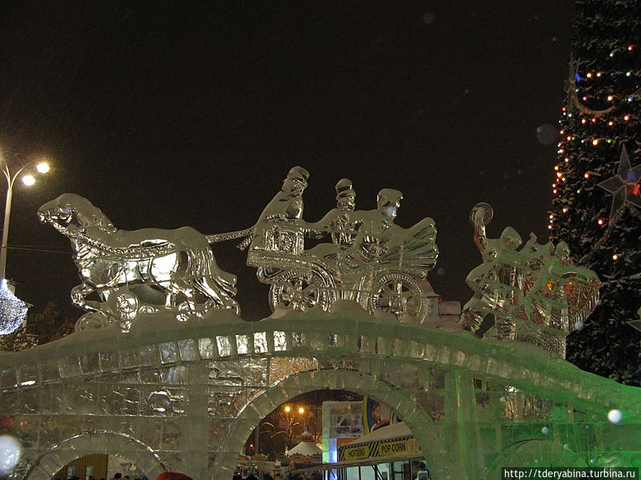 И герои его произведений, т.к. городок 2010 года был посвящен творчеству Антона Чехова