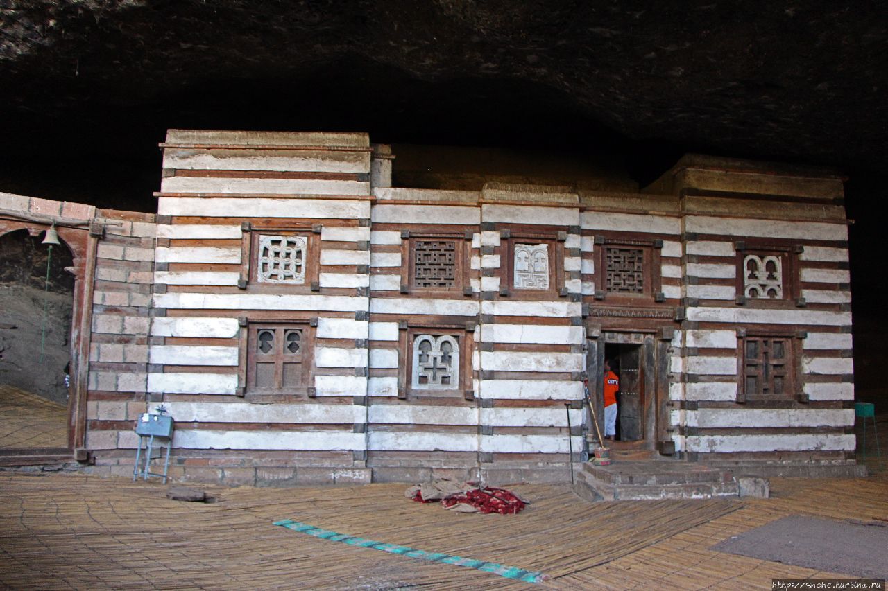 Церковь Йемрехана Крестос / Yemrehana Krestos Church