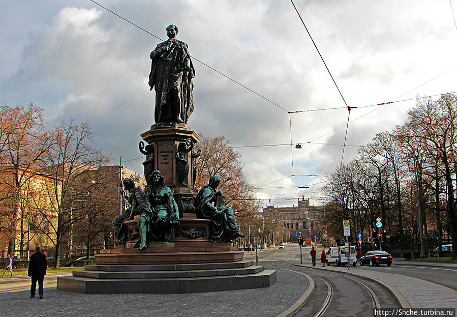 На берегах реки Изар (Isar) Мюнхен, Германия