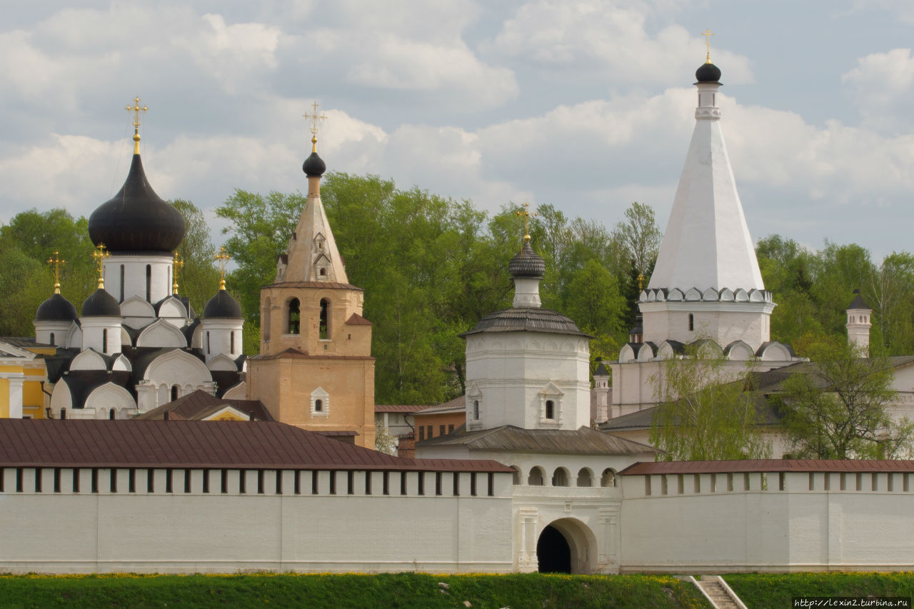 Старицкий монастырь фото