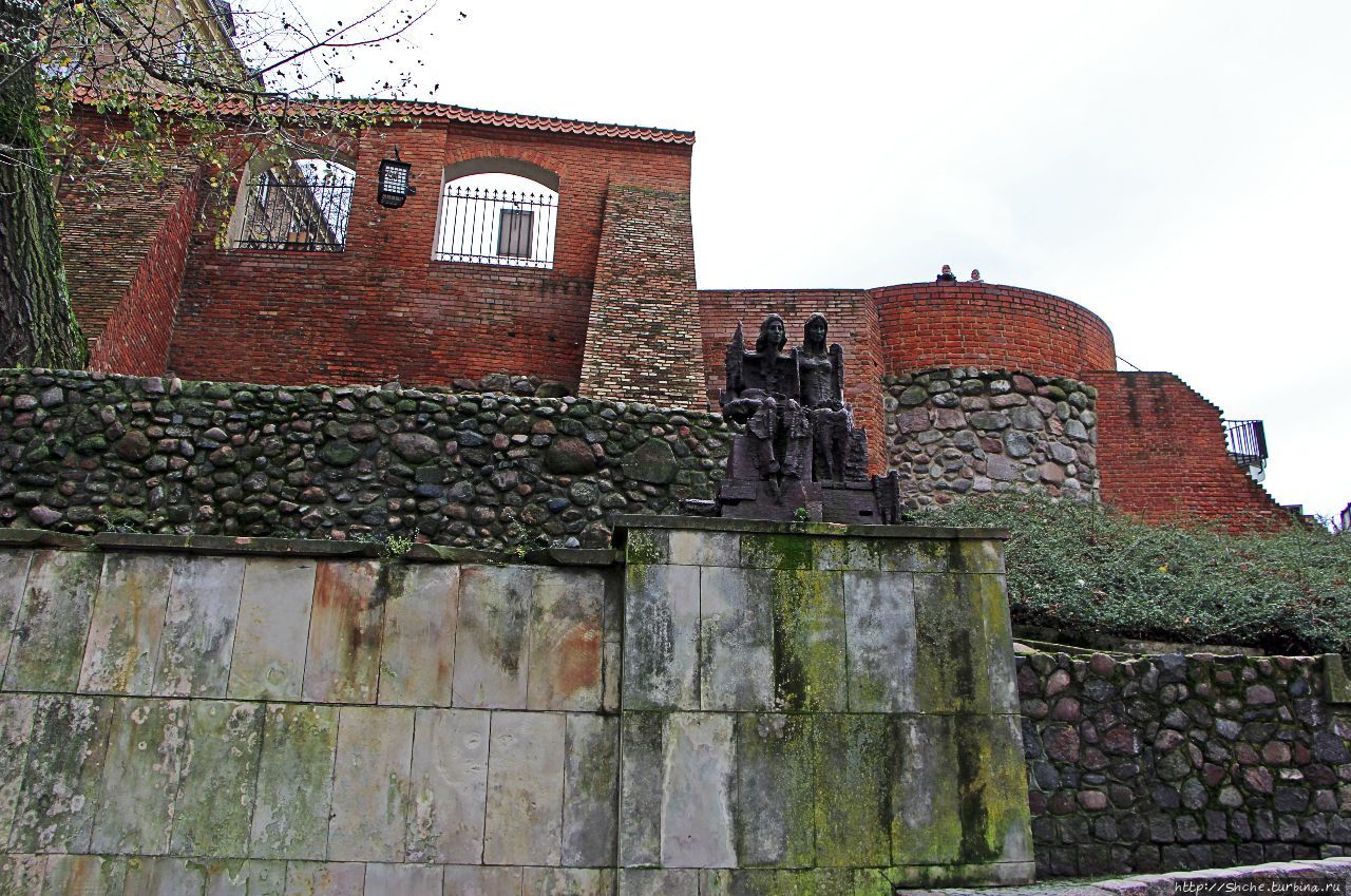 Барбакан Варшава, Польша