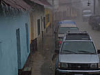 В октябре в Гватемале каждый день как по расписанию с 12 до 2 идет дождь.