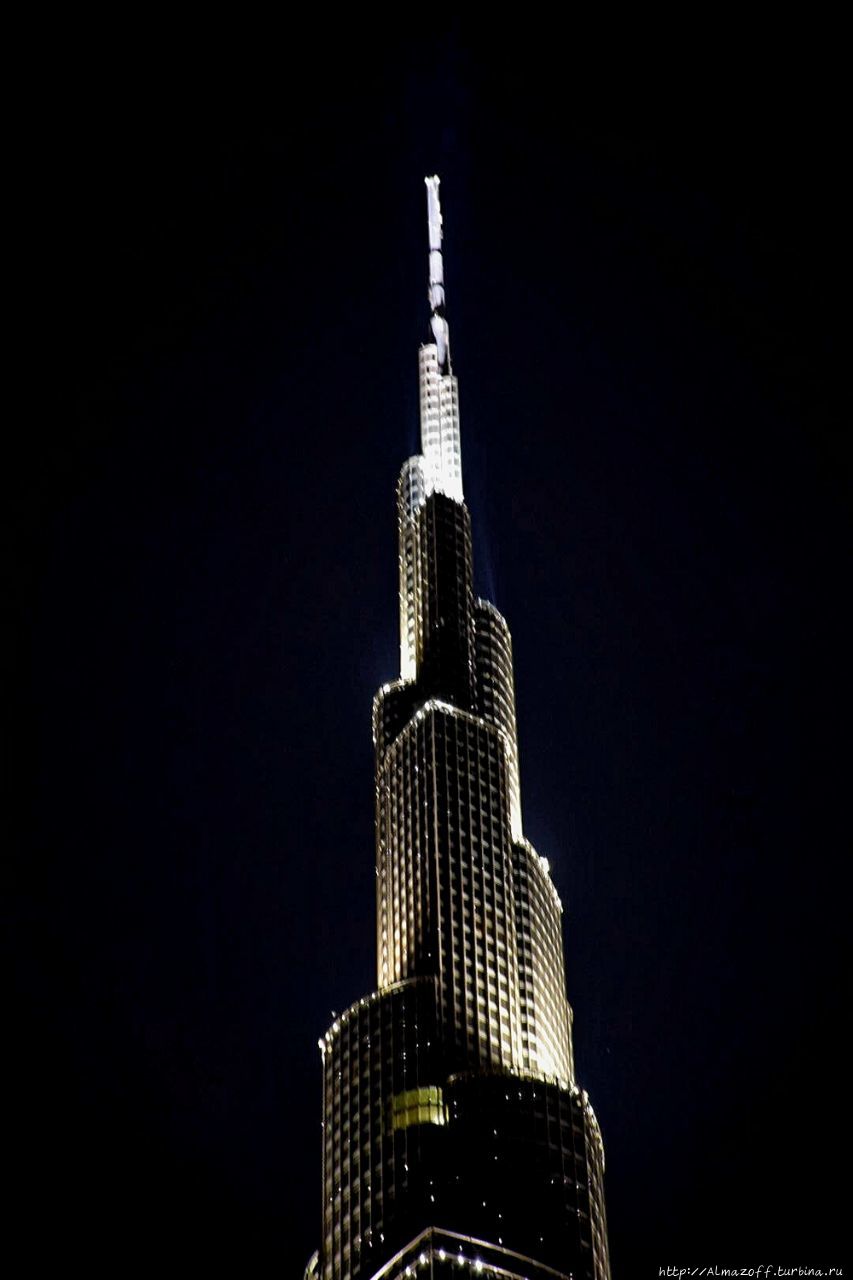 Бурдж халифа человек. Бурдж-Халифа Дубай. Небоскреб Бурдж-Халифа. Дубай Молл Бурдж Халифа. Бурдж Халифа 154 этаж.